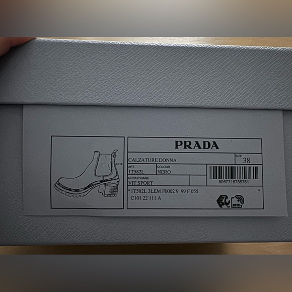 Prada Vitello Chelsea Lug Sole Block Heel Boots EU 38, W US 7.5, run small 6.5/7 - Picture 7 of 7